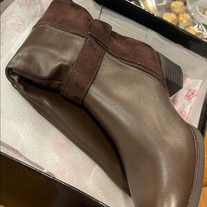 Brown Extra Wide Pull On Side Zipper Knee High Boots